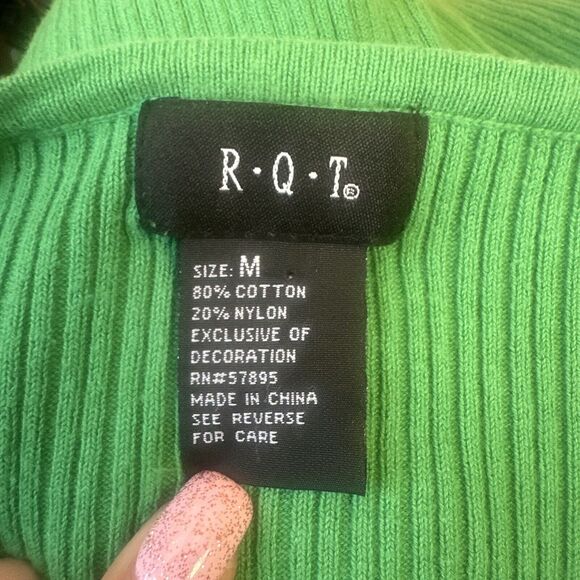 RQT 3/4 Sleeve Ribbed Sweater Top Pewyer Embellishing Neckline Size Medium EUC - Picture 8 of 8